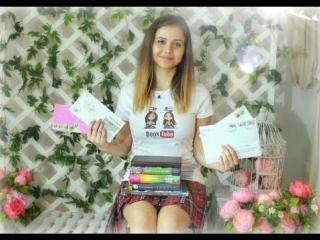 friday readings // news, postcards, t-shirt)